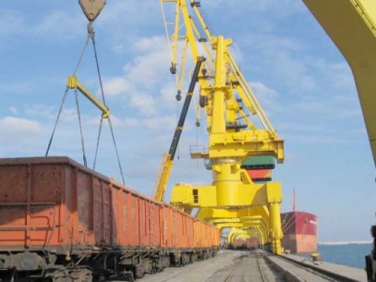 Traficul containerizat, în scădere cu 2.875 TEU faţă de 2011